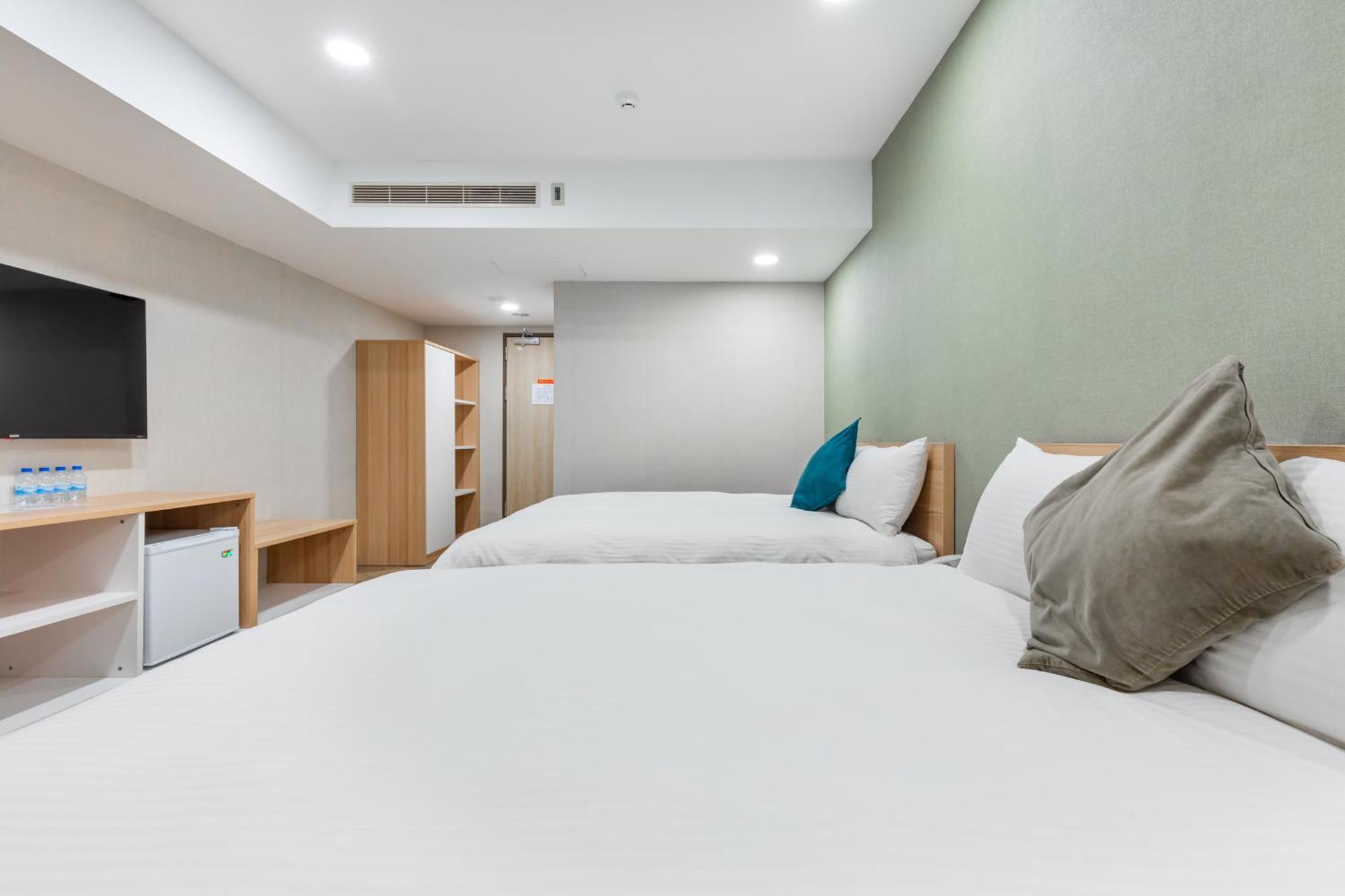 New Fun House Life Hotel Kaohsiung Extérieur photo